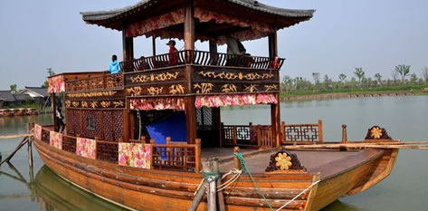 古雅畫舫帶您駛?cè)牍糯L(fēng)情